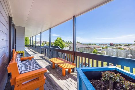 Photo of property in 32 Wai Iti Place, Clendon Park, Auckland, 2103