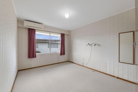 Photo of property in 2/4 Severn Place, Spotswood, New Plymouth, 4310