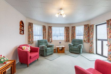 Photo of property in 8b Allardice Street, Dannevirke, 4930