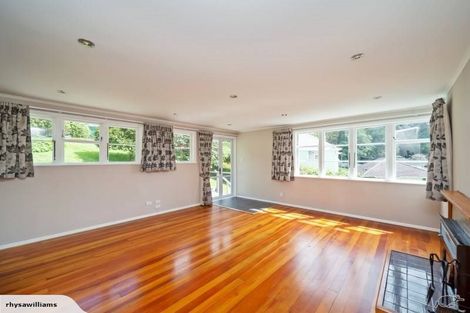 Photo of property in 60 Glenpark Avenue, Frankleigh Park, New Plymouth, 4310