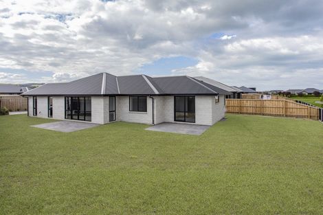 Photo of property in 12 Deans Place, Amberley, 7410