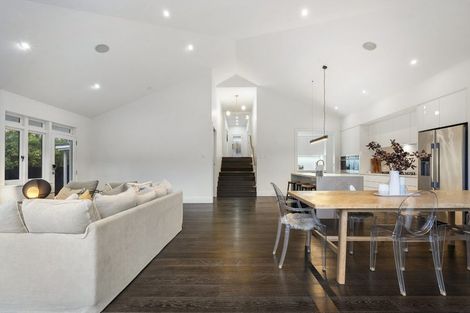 Photo of property in 10 Le Roy Terrace, Birkenhead, Auckland, 0626