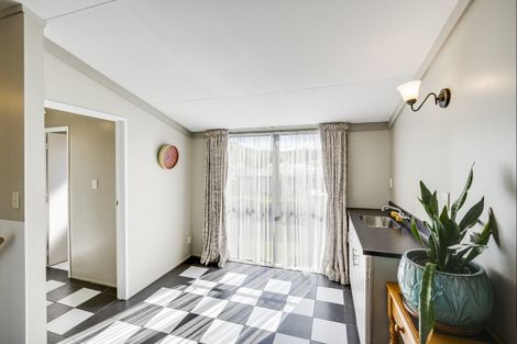 Photo of property in 14 Bassett Place, Taradale, Napier, 4112