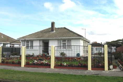 Photo of property in 35 Oakland Street, Northcote, Christchurch, 8052