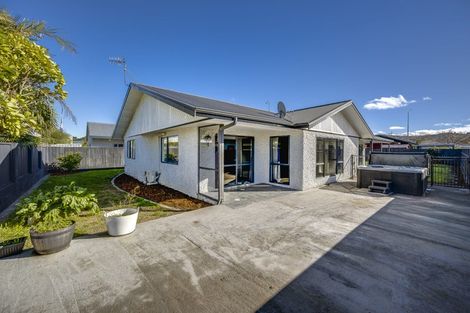 Photo of property in 71 Avenue Road, Greenmeadows, Napier, 4112