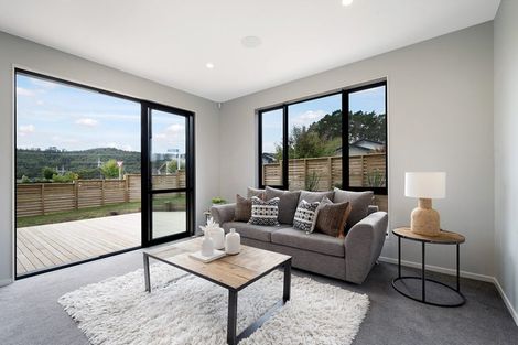 Photo of property in 19 Paihere Street, Huapai, Kumeu, 0810