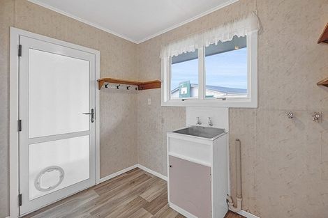 Photo of property in 6 Davidson Street, Hawera, 4610