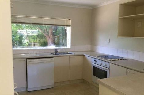 Photo of property in 22 Newbegin Place, Weymouth, Auckland, 2103