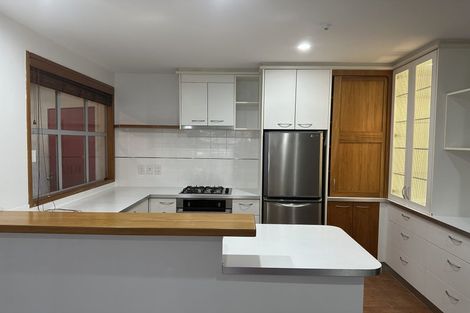 Photo of property in 8a Madeira Lane, Grafton, Auckland, 1023