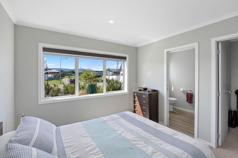 Photo of property in 5 Seagrass Place, Otaki Beach, Otaki, 5512