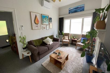 Photo of property in 38 Sugarloaf Road, Brooklyn, Wellington, 6021