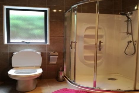 Photo of property in 8 Ilam Lane, Fairview Heights, Auckland, 0632