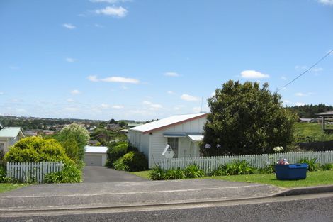 Photo of property in 8 Ngahere Road, Pukekohe, 2120