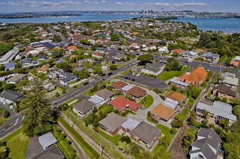 Photo of property in Iona Close Flats, 4 Woodside Avenue, Northcote, Auckland, 0627