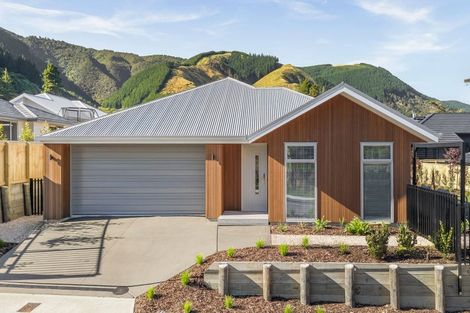 Photo of property in 16 Homestead Avenue, Stoke, Nelson, 7011