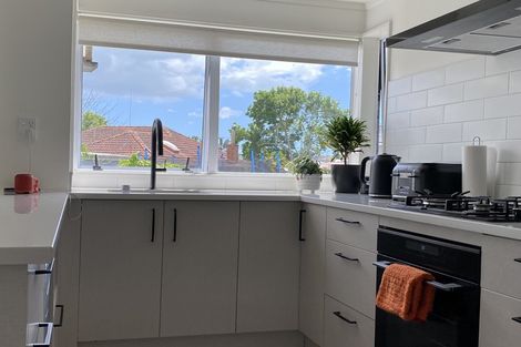 Photo of property in 2/12 Duncan Avenue, Te Atatu South, Auckland, 0610