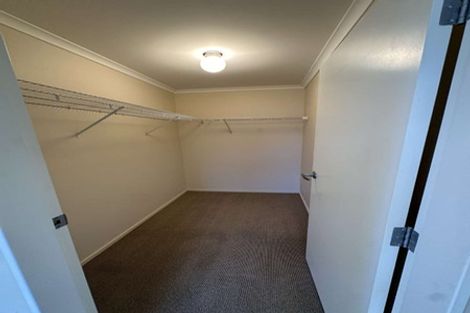 Photo of property in 37 Mcewen Crescent, Riverstone Terraces, Upper Hutt, 5018