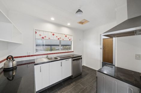 Photo of property in 120 Kahu Road, Paremata, Porirua, 5024