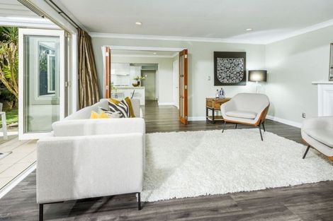 Photo of property in 72b Parr Terrace, Castor Bay, Auckland, 0620