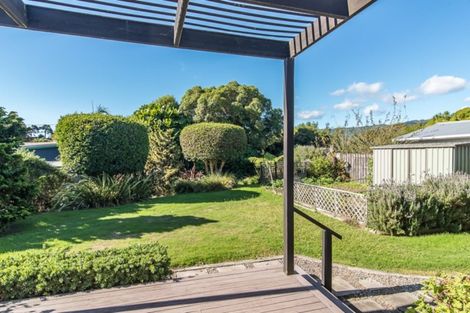 Photo of property in 211 Te Moana Road, Waikanae, 5036