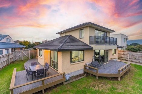 Photo of property in 6 Shearwater Rise, Paraparaumu Beach, Paraparaumu, 5032