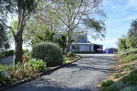 Photo of property in 18 Old School Road, Leigh, 0985