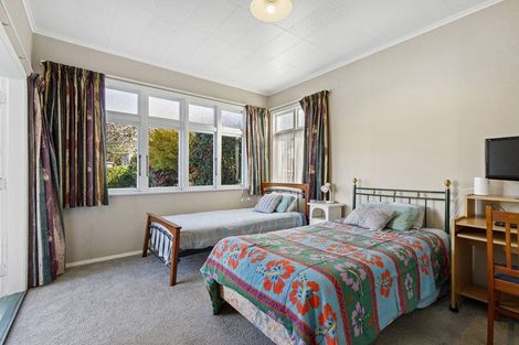 Photo of property in 64 Cambridge Terrace, Waterloo, Lower Hutt, 5011