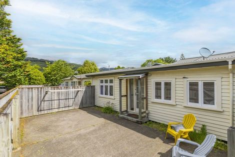 Photo of property in 84 Amohia Street, Paraparaumu, 5032