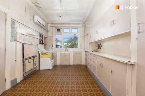 Photo of property in 105 Macandrew Road, South Dunedin, Dunedin, 9012