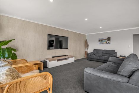 Photo of property in 6 Dunlops Crescent, Marshland, Christchurch, 8083