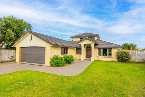 Photo of property in 6 Shearwater Rise, Paraparaumu Beach, Paraparaumu, 5032