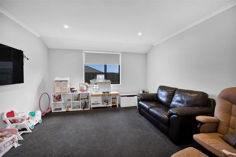 Photo of property in 8 The Terrace, Bell Block, New Plymouth, 4312