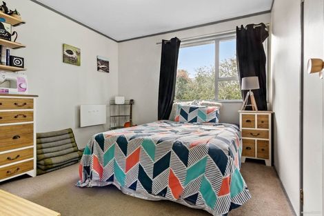 Photo of property in 2 Longreach Drive, Sunnyvale, Auckland, 0612