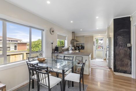 Photo of property in 83 Settlement Road, Papakura, 2110