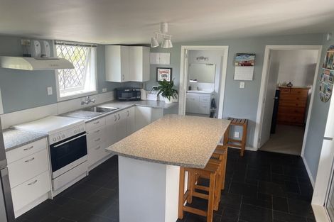 Photo of property in 32 Chamberlain Avenue, Amberley, 7481