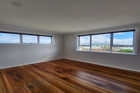 Photo of property in 31 Simons Street, Moturoa, New Plymouth, 4310