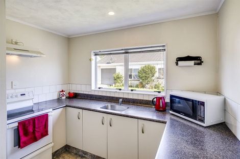 Photo of property in 2/55 Meeanee Road, Taradale, Napier, 4112