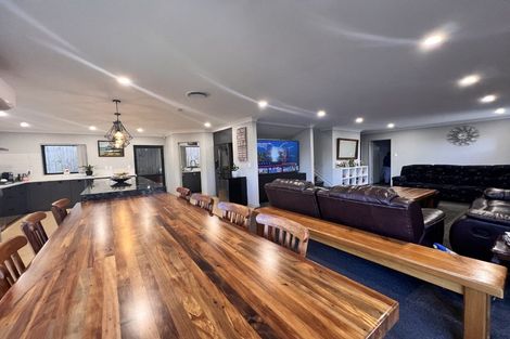 Photo of property in 6b Rippleside Place, Pahurehure, Papakura, 2113