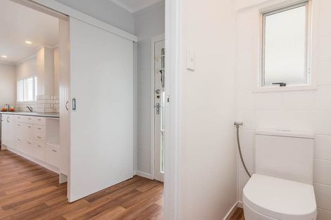 Photo of property in 1/81 West Coast Road, Glen Eden, Auckland, 0602