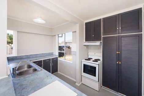 Photo of property in 3 Ellesmere Crescent, Highbury, Palmerston North, 4412