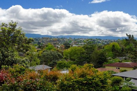 Photo of property in 30a Derwent Crescent, Titirangi, Auckland, 0604