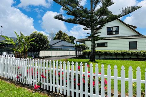 Photo of property in 5 Penruddocke Road, Half Moon Bay, Auckland, 2012