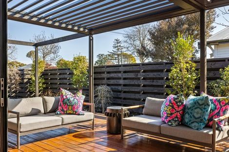 Photo of property in 18 Alpha Avenue, Strowan, Christchurch, 8052