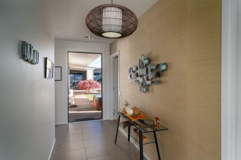 Photo of property in 9 Pukenamu Road, Rainbow Point, Taupo, 3330