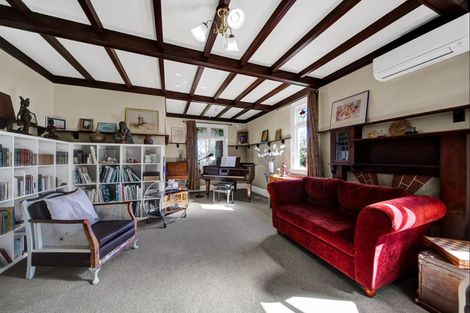 Photo of property in 82 Barrett Street, Westown, New Plymouth, 4310