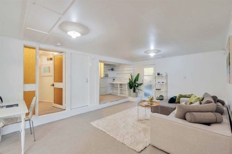 Photo of property in 66 Bond Crescent, Forrest Hill, Auckland, 0620