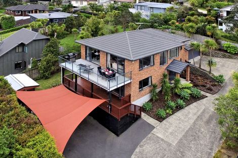Photo of property in 30a Derwent Crescent, Titirangi, Auckland, 0604