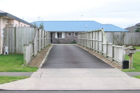 Photo of property in 10 Waiwherowhero Drive, St Andrews, Hamilton, 3200