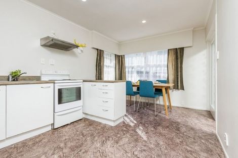 Photo of property in 1/22 Alamein Avenue, Belmont, Auckland, 0622