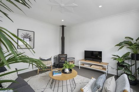 Photo of property in 120 Huatoki Street, Frankleigh Park, New Plymouth, 4310
